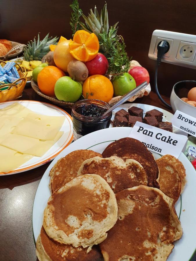 Contact Hotel Restaurant La Chaumiere Entre Orgeval Et Flins A13 Sortie 8 لي مْيورو المظهر الخارجي الصورة
