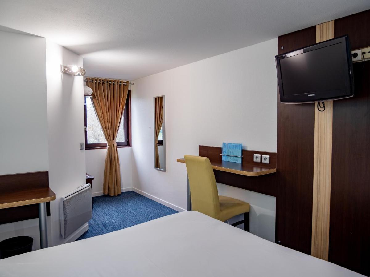 Contact Hotel Restaurant La Chaumiere Entre Orgeval Et Flins A13 Sortie 8 لي مْيورو المظهر الخارجي الصورة