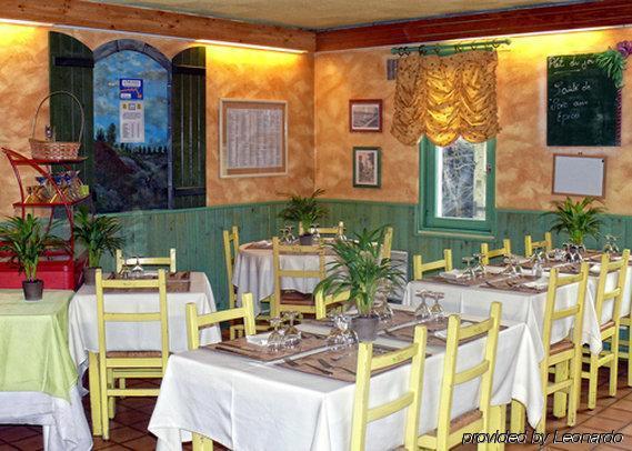 Contact Hotel Restaurant La Chaumiere Entre Orgeval Et Flins A13 Sortie 8 لي مْيورو المطعم الصورة