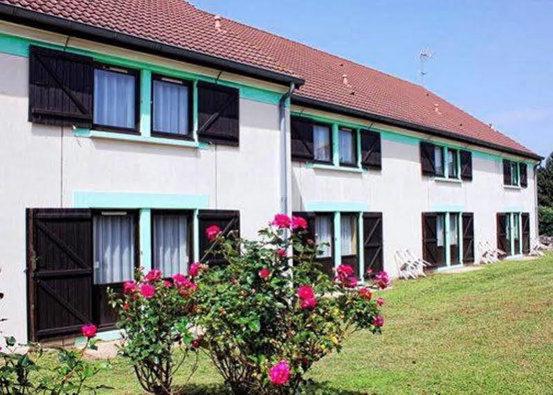 Contact Hotel Restaurant La Chaumiere Entre Orgeval Et Flins A13 Sortie 8 لي مْيورو المظهر الخارجي الصورة
