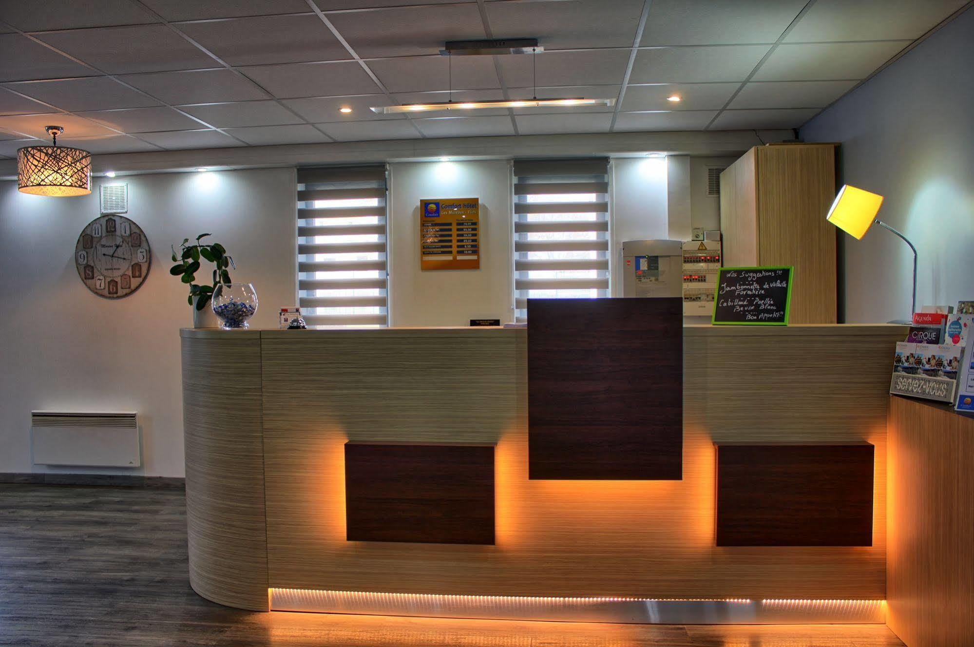 Contact Hotel Restaurant La Chaumiere Entre Orgeval Et Flins A13 Sortie 8 لي مْيورو المظهر الخارجي الصورة